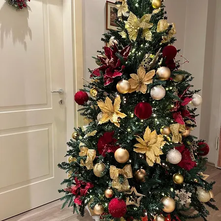 Away From Δυρράχιο