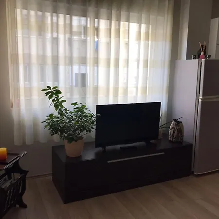 Away From Δυρράχιο